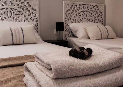 Nikis Luxury Two Bedrooms Apartment