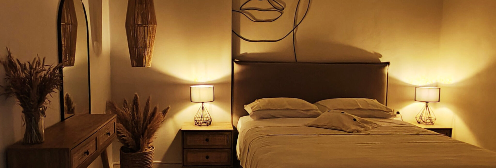 Nikis Luxury Two Bedrooms Apartment