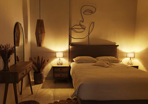 Nikis Luxury Two Bedrooms Apartment