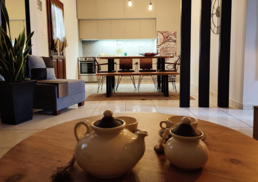 Nikis Luxury Two Bedrooms Apartment